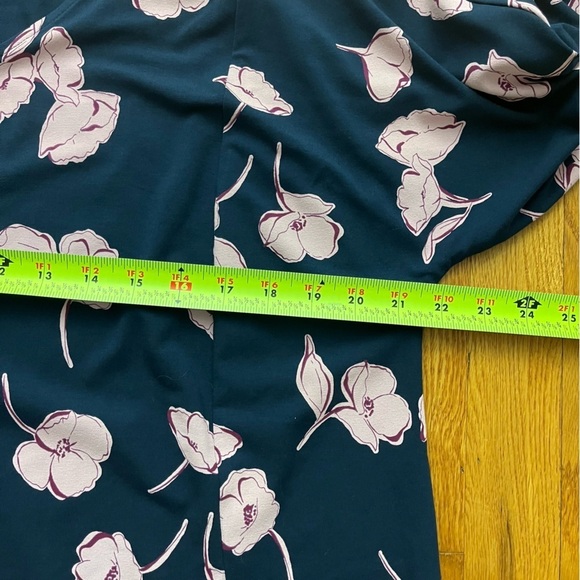 J. Jill Wearever Collection Blue Pink Floral Dress Transitional V Neck‎ Cozy LP - Picture 7 of 7